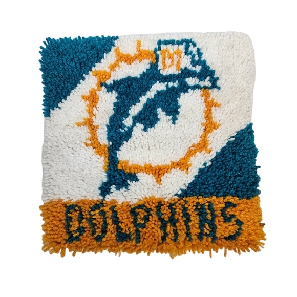 Vintage 80s Miami Dolphins NFL Latch Key Small Rug Wall Decor Pillow V35 - Picture 4 of 4